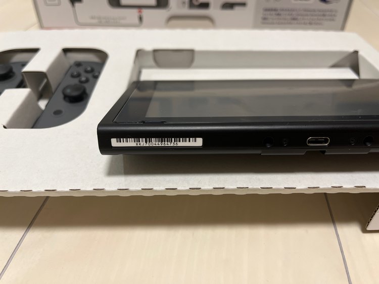 ニンテンドーswitch XKJ70044964736（ゲーム機本体・ゲームソフト）の商品画像 - 査定依頼日：2022年10月1日 - 最高査定価格：20,000円