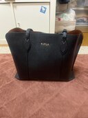 FURLA フルラ VITTORIA L トートバッグ （ブランドバッグ）の商品画像 - 査定依頼日：2025年3月30日 - 最高査定価格：5,000円