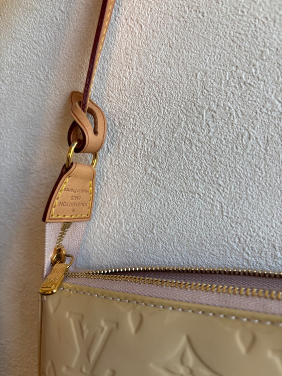ヴェルニ　ポシェット　アクセソワール（ブランドバッグ）の商品画像 - 査定依頼日：2026年9月14日 - 最高査定価格：100,000円