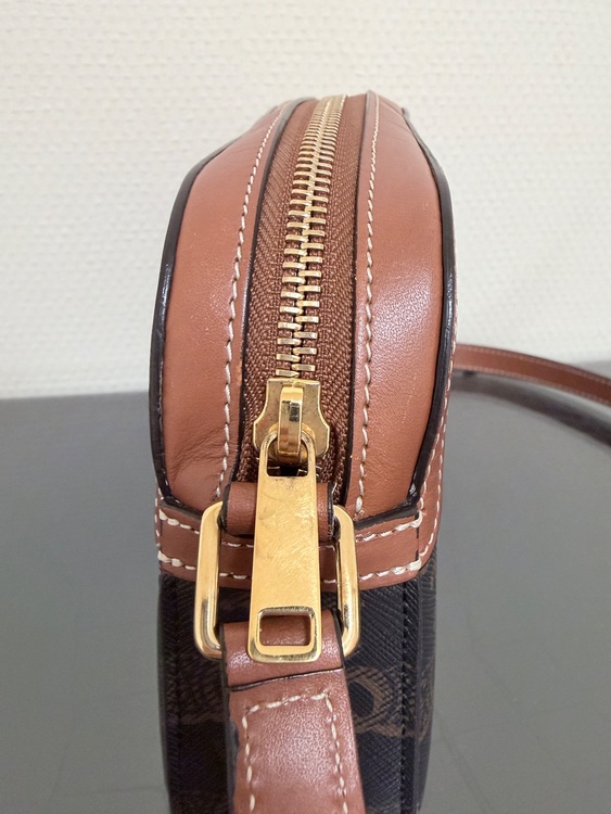 セリーヌ  （ブランドバッグ）の商品画像 - 査定依頼日：2025年12月4日 - 最高査定価格：85,000円