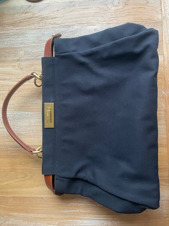 フェンディ  （ブランドバッグ）の商品画像 - 査定依頼日：2025年3月17日 - 最高査定価格：55,000円