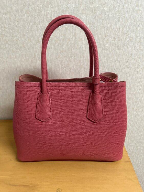 プラダ  （ブランドバッグ）の商品画像 - 査定依頼日：2025年4月17日 - 最高査定価格：50,000円