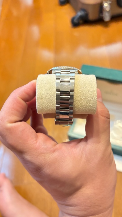 ヨットマスター　37mm（高級時計）の商品画像 - 査定依頼日：2026年4月11日 - 最高査定価格：1,920,000円