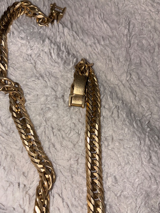 金ネックレス18k 104g（金・貴金属）の商品画像 - 査定依頼日：2025年10月18日 - 最高査定価格：1,764,000円