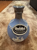 これはかなり良いお酒です。写真から、グレンフィディック 21年 ウェッジウッド（WEDGWOOD）陶器デキャンタ（お酒）の商品画像 - 査定依頼日：2026年9月3日 - 最高査定価格：18,000円