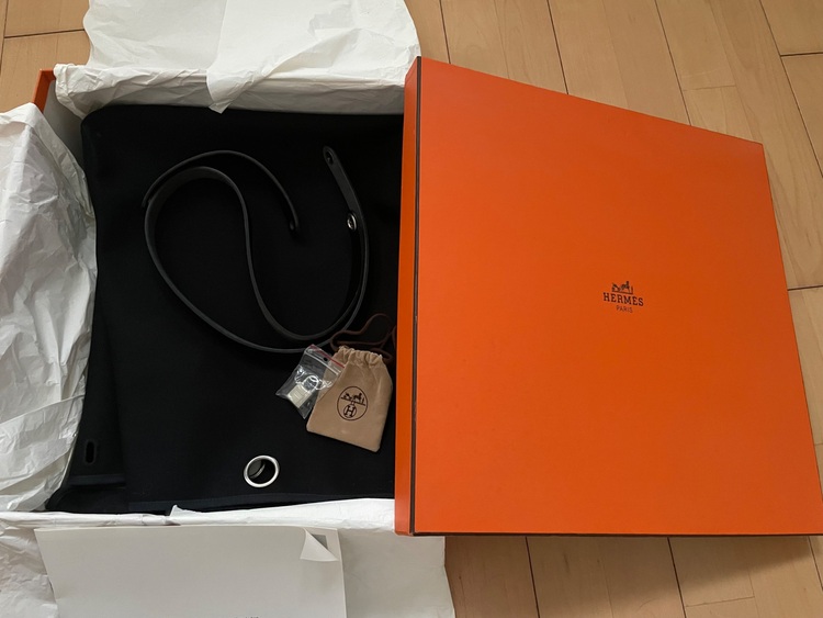 エールバック（ブランドバッグ）の商品画像 - 査定依頼日：2025年6月16日 - 最高査定価格：130,000円