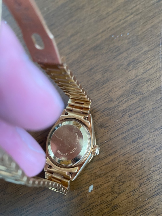 ロレックス デイトジャスト 8570f（高級時計）の商品画像 - 査定依頼日：2025年12月15日 - 最高査定価格：3,000,000円