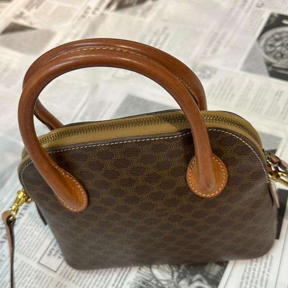 ボリードタイプミニショルダーバッグ（ブランドバッグ）の商品画像 - 査定依頼日：2025年3月31日 - 最高査定価格：50,000円