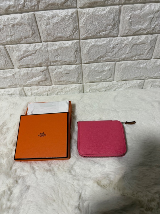 アザップ　シルクインコンパクト（ブランド財布・小物）の商品画像 - 査定依頼日：2025年9月23日 - 最高査定価格：25,000円