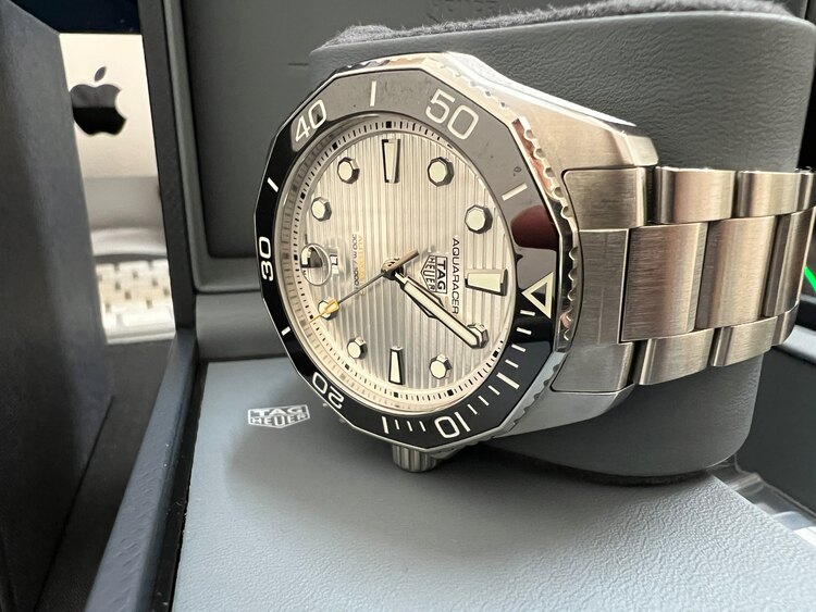 タグホイヤー アクアレーサー WBP201C.BRE778（高級時計）の商品画像 - 査定依頼日：2025年5月20日 - 最高査定価格：255,000円