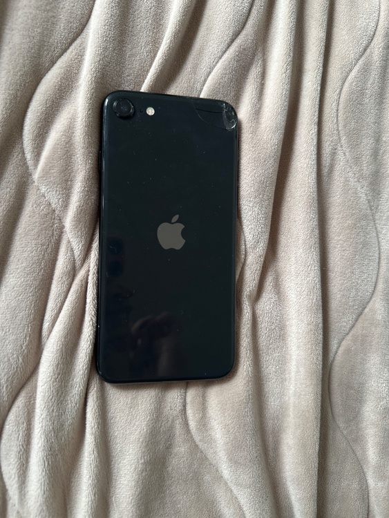 iPhone iPhone SE (第 2 世代) 128GB Softbank（スマホ）の商品画像 - 査定依頼日：2026年10月27日 - 最高査定価格：9,000円