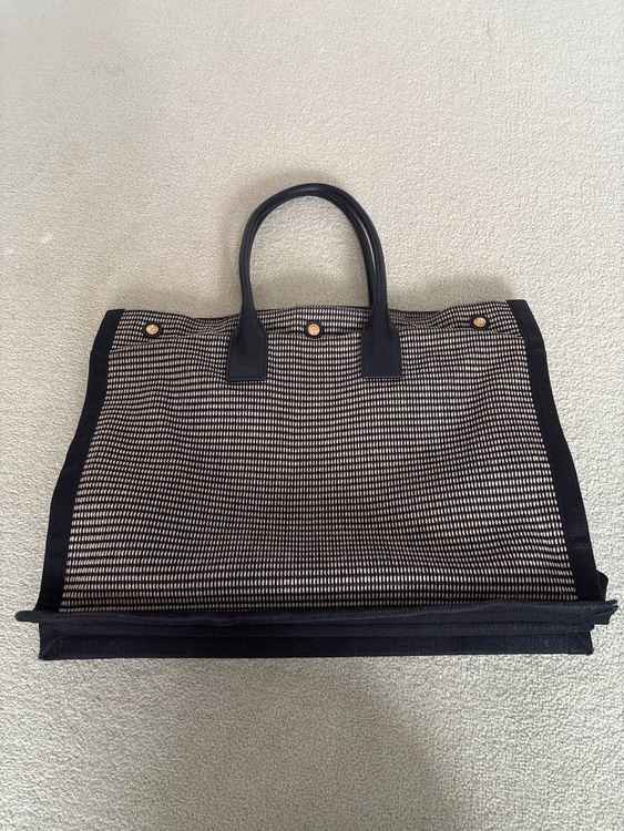 イブサンローラン  （ブランドバッグ）の商品画像 - 査定依頼日：2025年9月17日 - 最高査定価格：80,000円