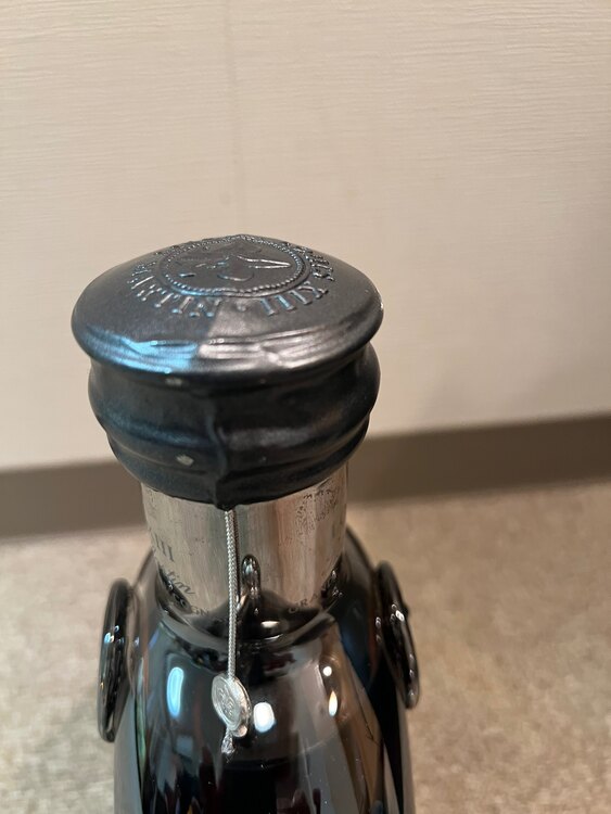 ブランデー レミーマルタン （お酒）の商品画像 - 査定依頼日：2025年6月1日 - 最高査定価格：4,000,000円