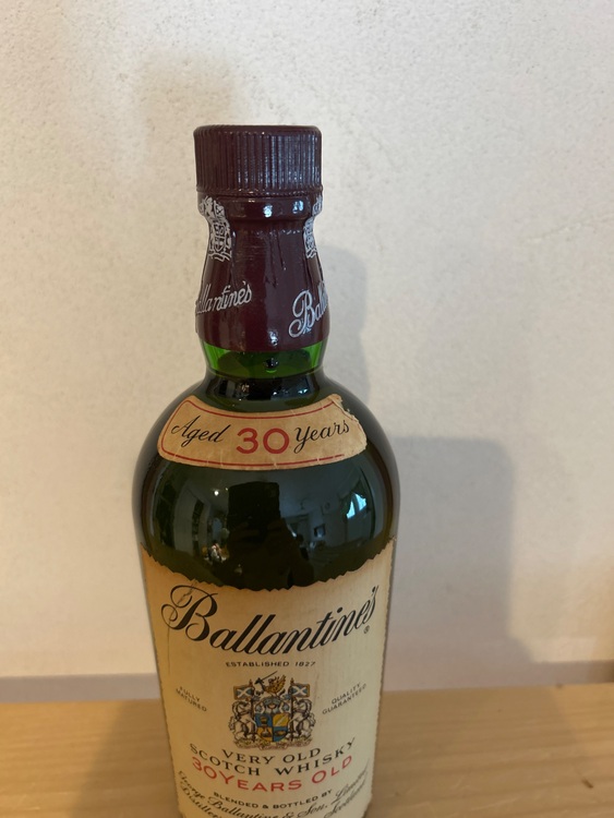 ウイスキー バランタイン （お酒）の商品画像 - 査定依頼日：2025年8月30日 - 最高査定価格：25,000円