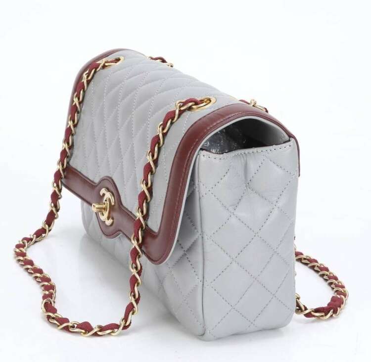 ショルダーバッグ（ブランドバッグ）の商品画像 - 査定依頼日：2025年3月31日 - 最高査定価格：320,000円