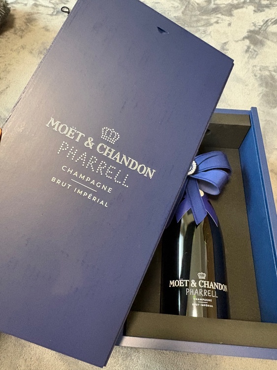 シャンパン モエ・エ・シャンドン （お酒）の商品画像 - 査定依頼日：2026年4月15日 - 最高査定価格：3,000円