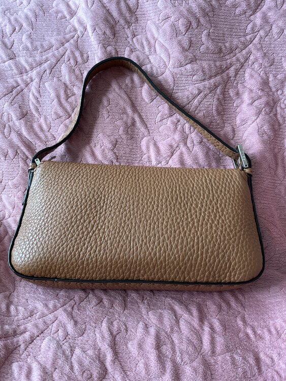 バケット（ブランドバッグ）の商品画像 - 査定依頼日：2025年3月18日 - 最高査定価格：145,000円