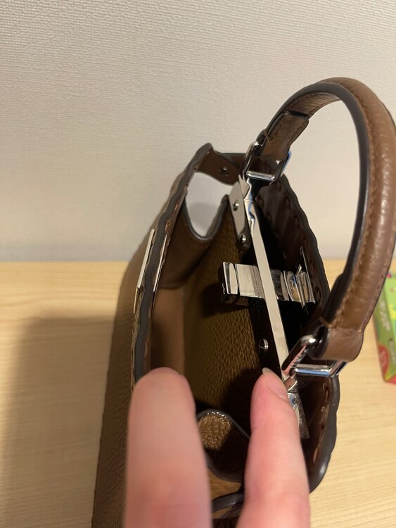 フェンディ  （ブランドバッグ）の商品画像 - 査定依頼日：2025年5月26日 - 最高査定価格：300,000円