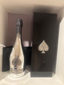 シャンパン アルマン・ド・ブリニャック （お酒）の商品画像 - 査定依頼日：2026年2月19日 - 最高査定価格：100,000円