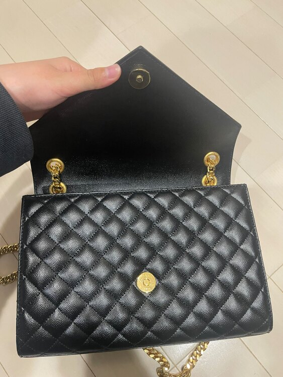 イブサンローラン  （ブランドバッグ）の商品画像 - 査定依頼日：2025年4月4日 - 最高査定価格：220,000円