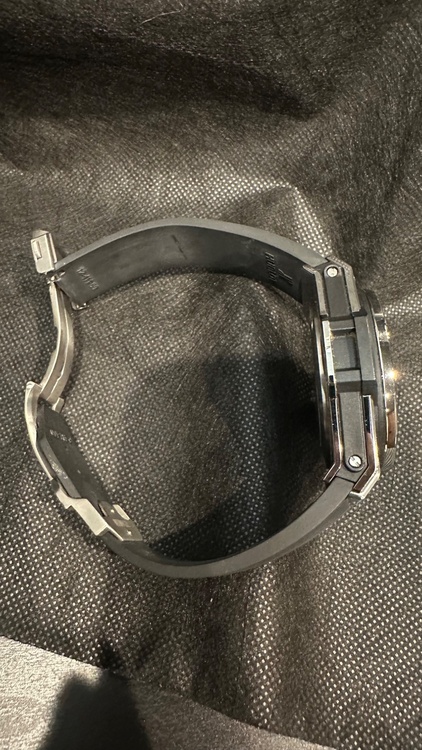 ウブロ ビックバン 411.NX.1170.RX（高級時計）の商品画像 - 査定依頼日：2026年2月8日 - 最高査定価格：1,150,000円