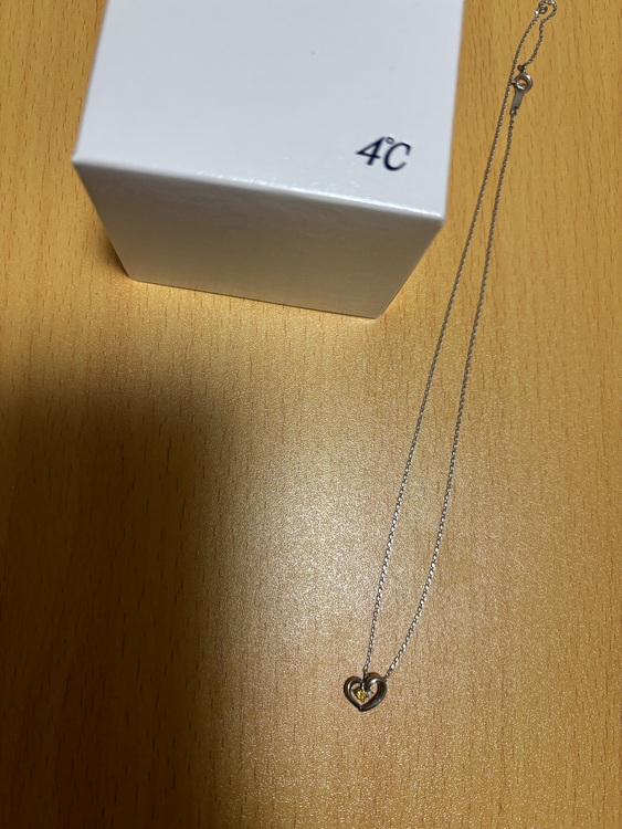 4°Cネックレス（金・貴金属）の商品画像 - 査定依頼日：2025年2月26日 - 最高査定価格：2,000円