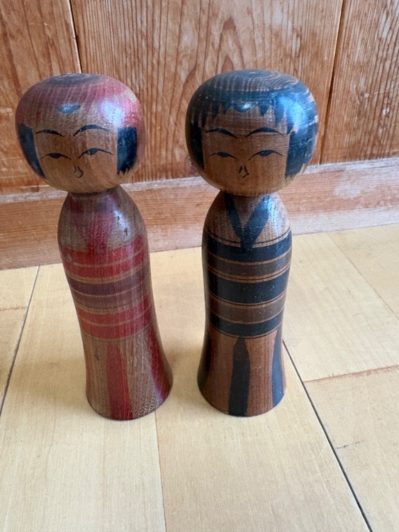 こけし（美術品・骨董品）の商品画像 - 査定依頼日：2026年3月8日 - 最高査定価格：2,000円
