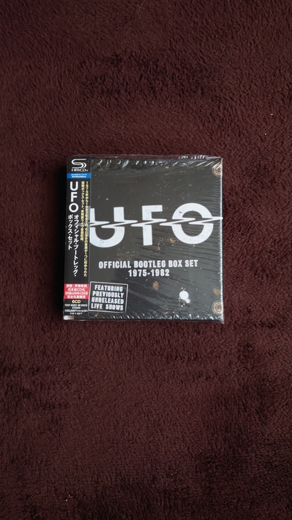 UFO オフィシャルブートレッグボックスセット（CD・DVD）の商品画像 - 査定依頼日：2021年12月24日 - 最高査定価格：6,000円