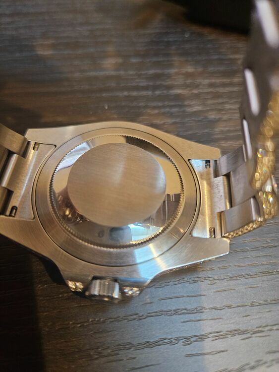 ロレックス GMTマスター （高級時計）の商品画像 - 査定依頼日：2025年8月21日 - 最高査定価格：4,000,000円