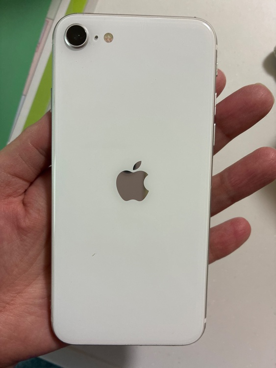 iPhone SE (第 2 世代) 128GB SIMフリー（スマホ）の商品画像 - 査定依頼日：2026年3月18日 - 最高査定価格：15,000円