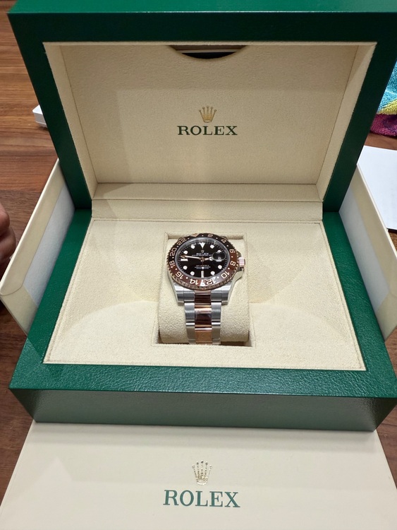 ロレックス GMTマスター 126711CHNr（高級時計）の商品画像 - 査定依頼日：2025年8月22日 - 最高査定価格：2,800,000円