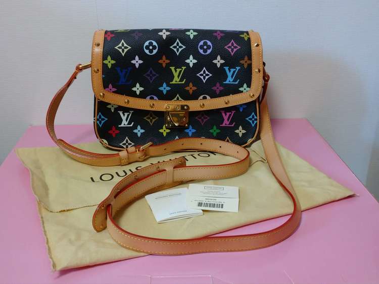 ソローニュ（ブランドバッグ）の商品画像 - 査定依頼日：2022年8月14日 - 最高査定価格：150,000円