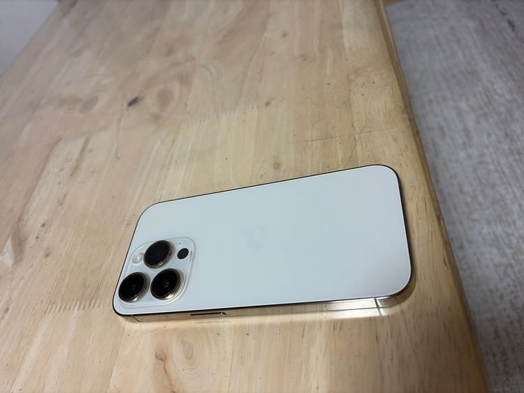 iPhone iPhone 14 Pro 128GB Softbank（スマホ）の商品画像 - 査定依頼日：2026年9月21日 - 最高査定価格：66,000円