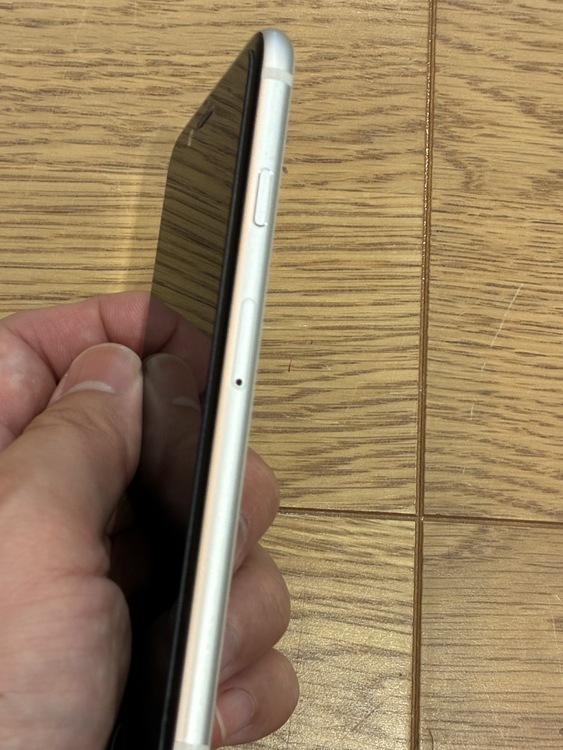 iPhone se3（スマホ）の商品画像 - 査定依頼日：2026年8月28日 - 最高査定価格：21,500円