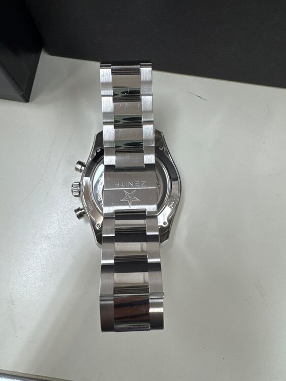 エルプリメロ　クロノマスター（高級時計）の商品画像 - 査定依頼日：2025年5月29日 - 最高査定価格：550,000円