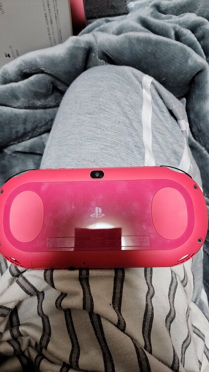 PlayStation Vita PCH-2000（ゲーム機本体・ゲームソフト）の商品画像 - 査定依頼日：2026年5月2日 - 最高査定価格：9,000円