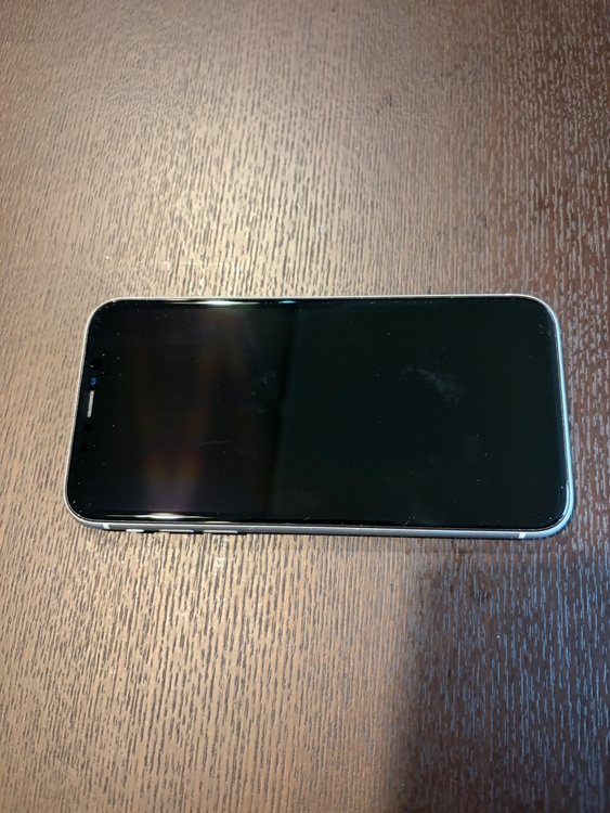 iPhoneXR 64GB au（スマホ）の商品画像 - 査定依頼日：2026年3月7日 - 最高査定価格：14,000円