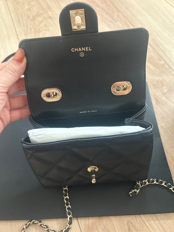 ココハンドル14.5（ブランドバッグ）の商品画像 - 査定依頼日：2025年10月5日 - 最高査定価格：900,000円