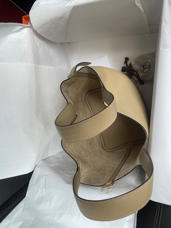 22サイズ（ブランドバッグ）の商品画像 - 査定依頼日：2025年9月4日 - 最高査定価格：550,000円