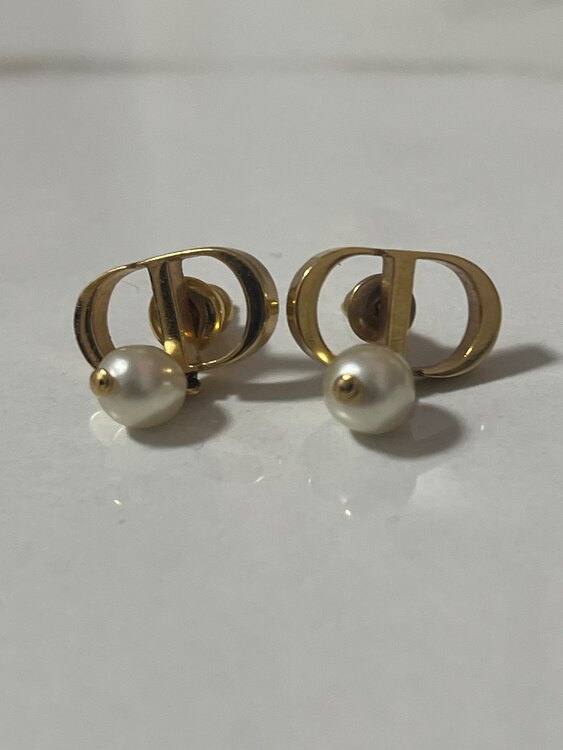 Petit CD ピアス（金・貴金属）の商品画像 - 査定依頼日：2024年12月26日 - 最高査定価格：25,000円