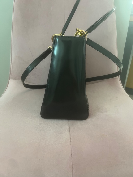 クリスチャンディオールパテントレザー（ブランドバッグ）の商品画像 - 査定依頼日：2025年8月3日 - 最高査定価格：250,000円