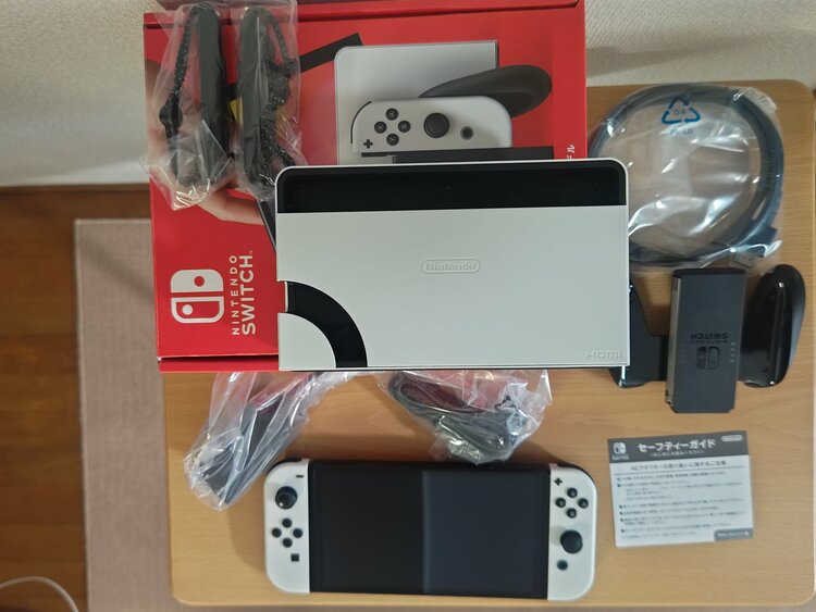 Nintendo Switch 有機ELモデル（ゲーム機本体・ゲームソフト）の商品画像 - 査定依頼日：2025年12月28日 - 最高査定価格：15,000円