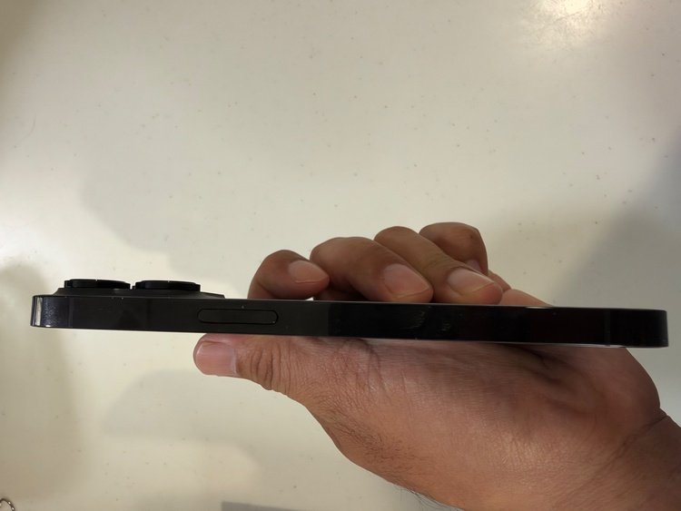 iPhone iPhone 14 Pro 256GB SIMフリー（スマホ）の商品画像 - 査定依頼日：2026年9月23日 - 最高査定価格：62,000円