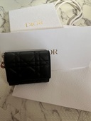 DIOR ディオール レディディオール 黒 ロータス ウォレット カナージュ 3（ブランド財布・小物）の商品画像 - 査定依頼日：2025年6月29日 - 最高査定価格：30,000円