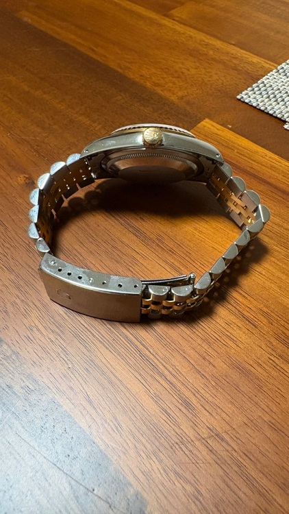 ロレックス デイトジャスト 16233（高級時計）の商品画像 - 査定依頼日：2025年6月10日 - 最高査定価格：900,000円