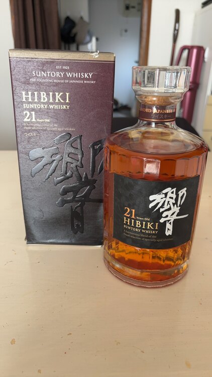 ウイスキー サントリー響 （お酒）の商品画像 - 査定依頼日：2025年3月25日 - 最高査定価格：65,000円