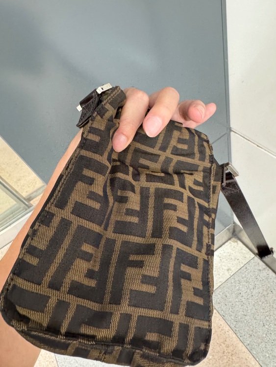 ショルダー（ブランドバッグ）の商品画像 - 査定依頼日：2025年10月8日 - 最高査定価格：20,000円