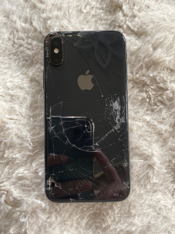 iPhone iPhoneXS 256GB SIMフリー（スマホ）の商品画像 - 査定依頼日：2026年7月12日 - 最高査定価格：7,500円