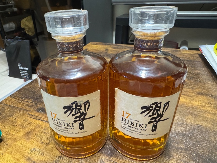 ウイスキー サントリー響 （お酒）の商品画像 - 査定依頼日：2026年5月18日 - 最高査定価格：100,000円