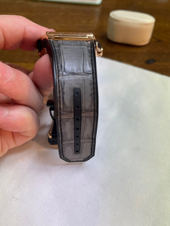 ウブロ ビックバン Ref.601.OX.0148LR（高級時計）の商品画像 - 査定依頼日：2025年1月20日 - 最高査定価格：1,500,000円